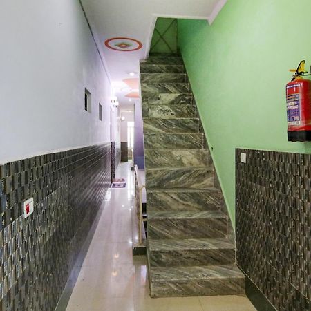 Hotel O S Palace Near Samaypur Badli Metro Station Delhi  Eksteriør bilde